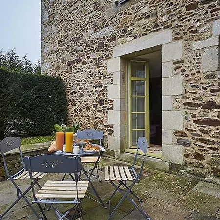 Gite La Terrasse - Manoir Le Plessix Madeuc Corseul Exterior foto